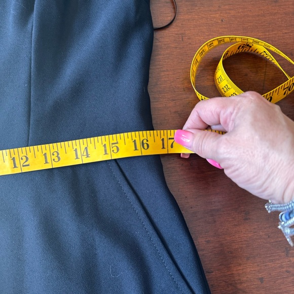 Trina Turk size 8 black silk jumpsuit with sheer cape - Picture 13 of 16